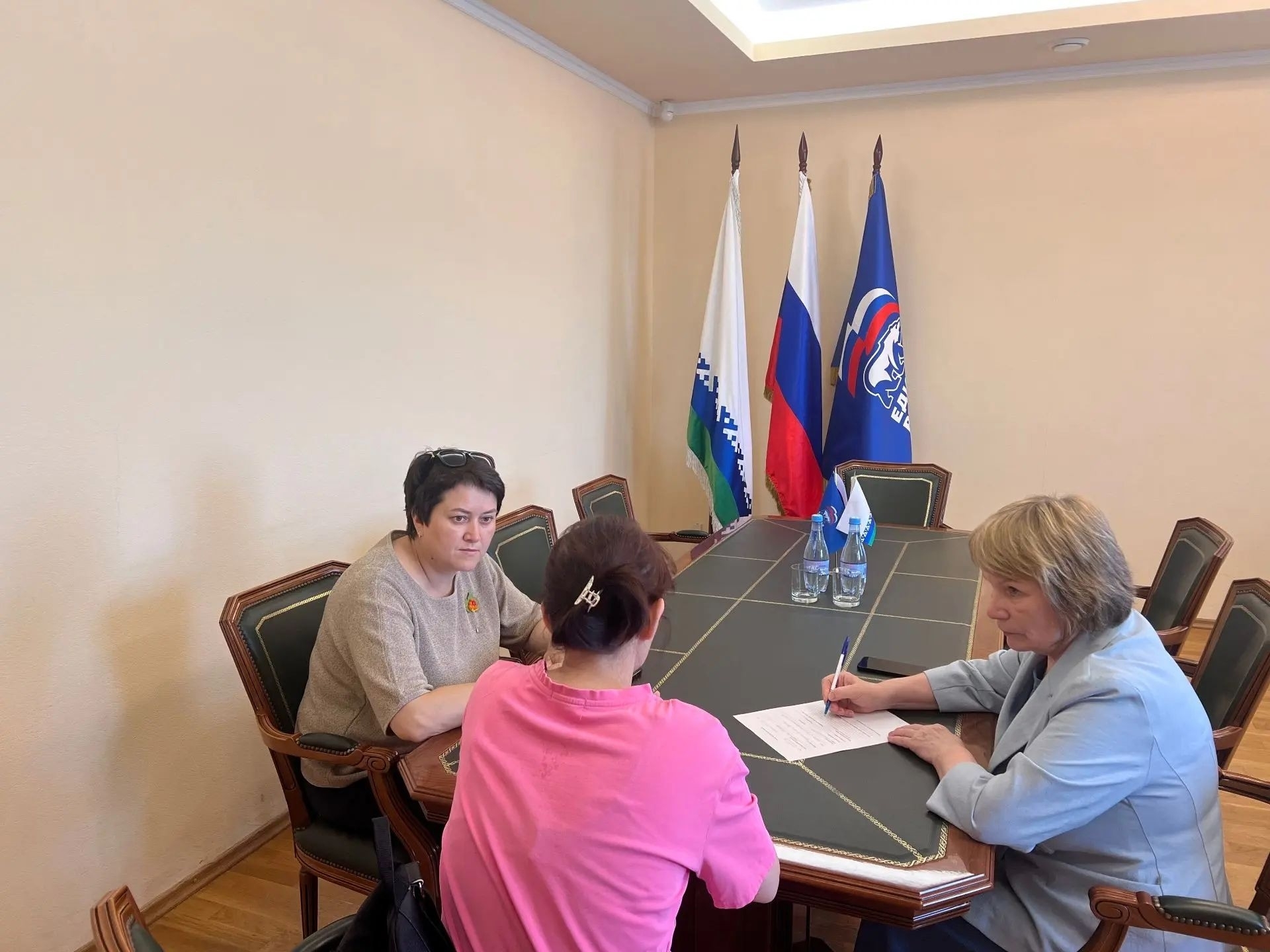 Уполномоченный по правам ребенка в НАО провела приём граждан по жилищным вопросам